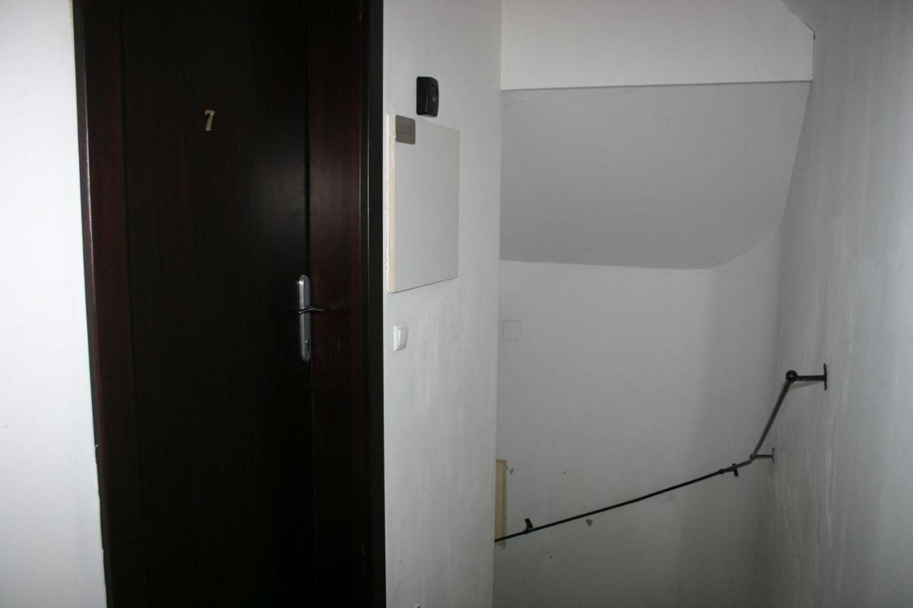 Enjoy 110Qm Apartment Im Historischen Zentrum Sopron Luaran gambar